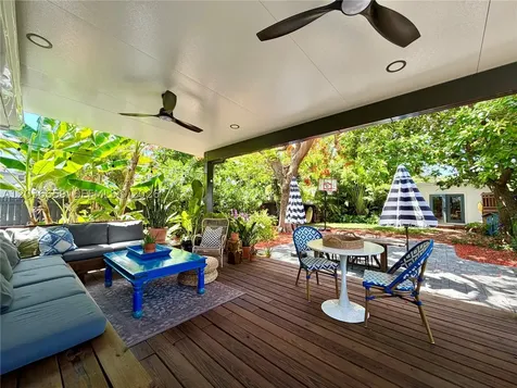 454 NE 76th Street Miami FL 33138