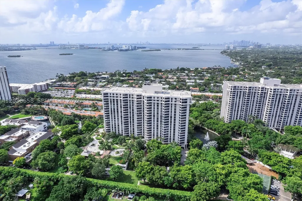 1000 Quayside Terrace Miami FL 33138