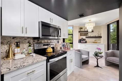 1000 Quayside Terrace Miami FL 33138
