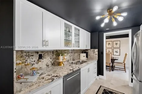 1000 Quayside Terrace Miami FL 33138