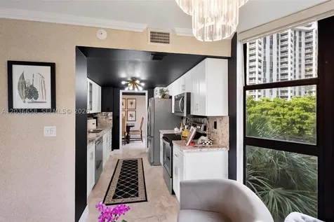 1000 Quayside Terrace Miami FL 33138