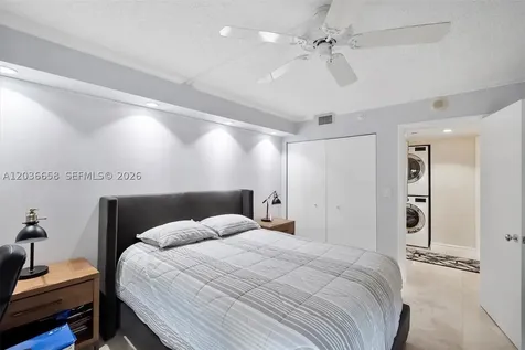 1000 Quayside Terrace Miami FL 33138