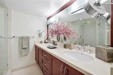 1000 Quayside Terrace Miami FL 33138