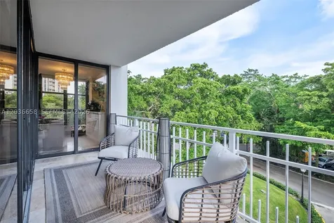 1000 Quayside Terrace Miami FL 33138