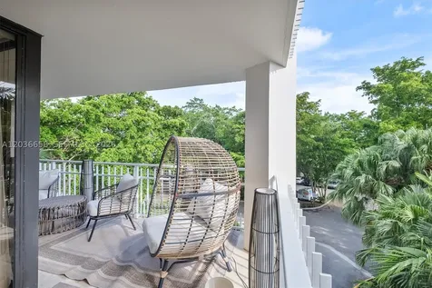 1000 Quayside Terrace Miami FL 33138