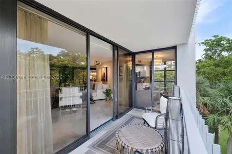 1000 Quayside Terrace Miami FL 33138