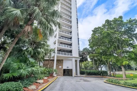 1000 Quayside Terrace Miami FL 33138