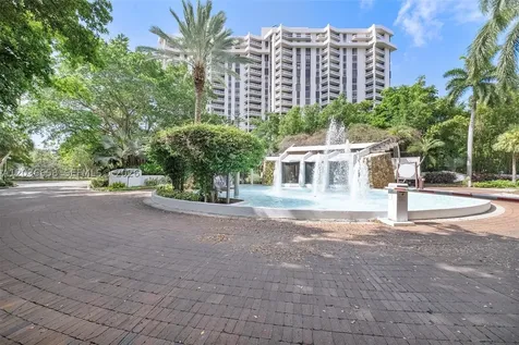 1000 Quayside Terrace Miami FL 33138