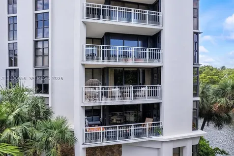 1000 Quayside Terrace Miami FL 33138
