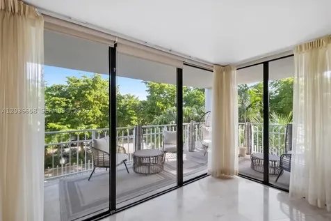 1000 Quayside Terrace Miami FL 33138