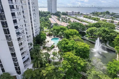 1000 Quayside Terrace Miami FL 33138