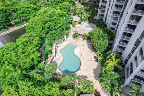 1000 Quayside Terrace Miami FL 33138