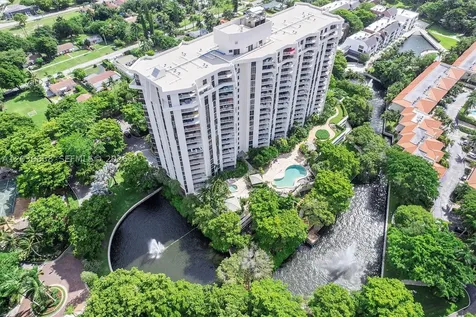 1000 Quayside Terrace Miami FL 33138