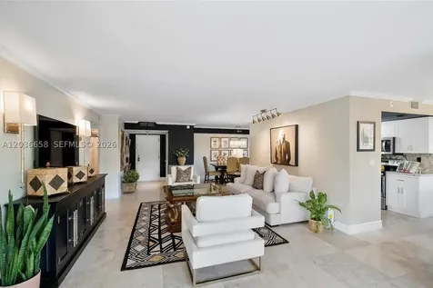 1000 Quayside Terrace Miami FL 33138