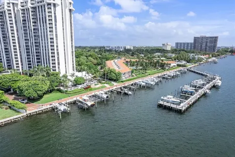 1000 Quayside Terrace Miami FL 33138