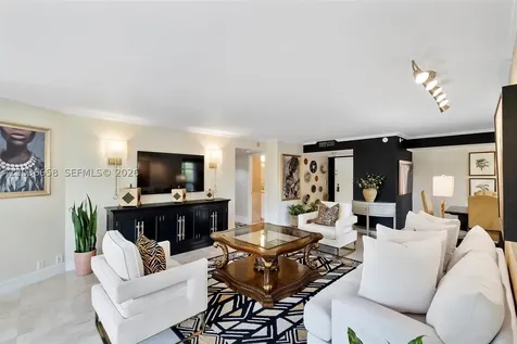 1000 Quayside Terrace Miami FL 33138