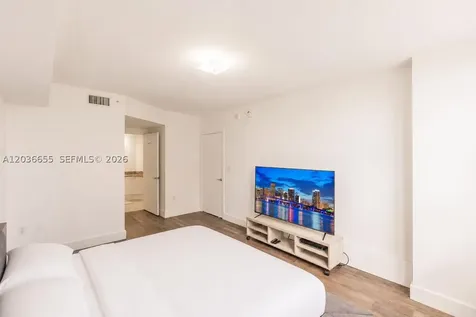 19501 W Country Club Drive Aventura FL 33180