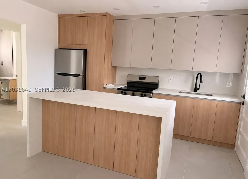 550 SW 10th Street Miami FL 33130