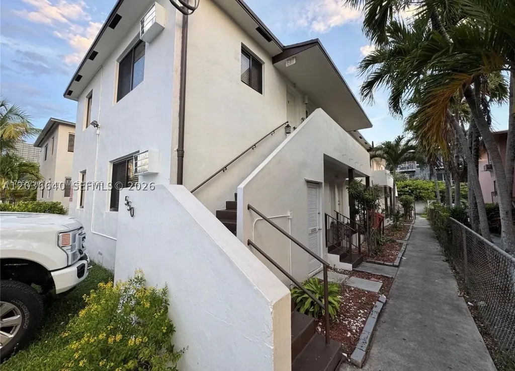550 SW 10th Street Miami FL 33130