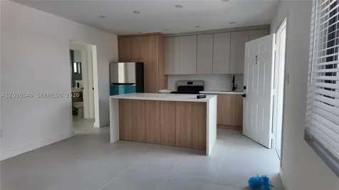 550 SW 10th Street Miami FL 33130