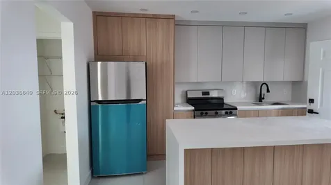 550 SW 10th Street Miami FL 33130