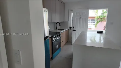 550 SW 10th Street Miami FL 33130