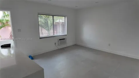 550 SW 10th Street Miami FL 33130
