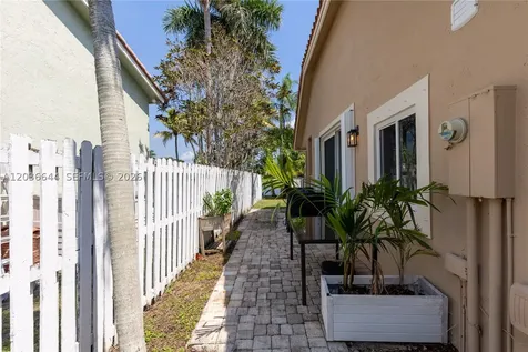 1171 Laguna Springs Drive Weston FL 33326
