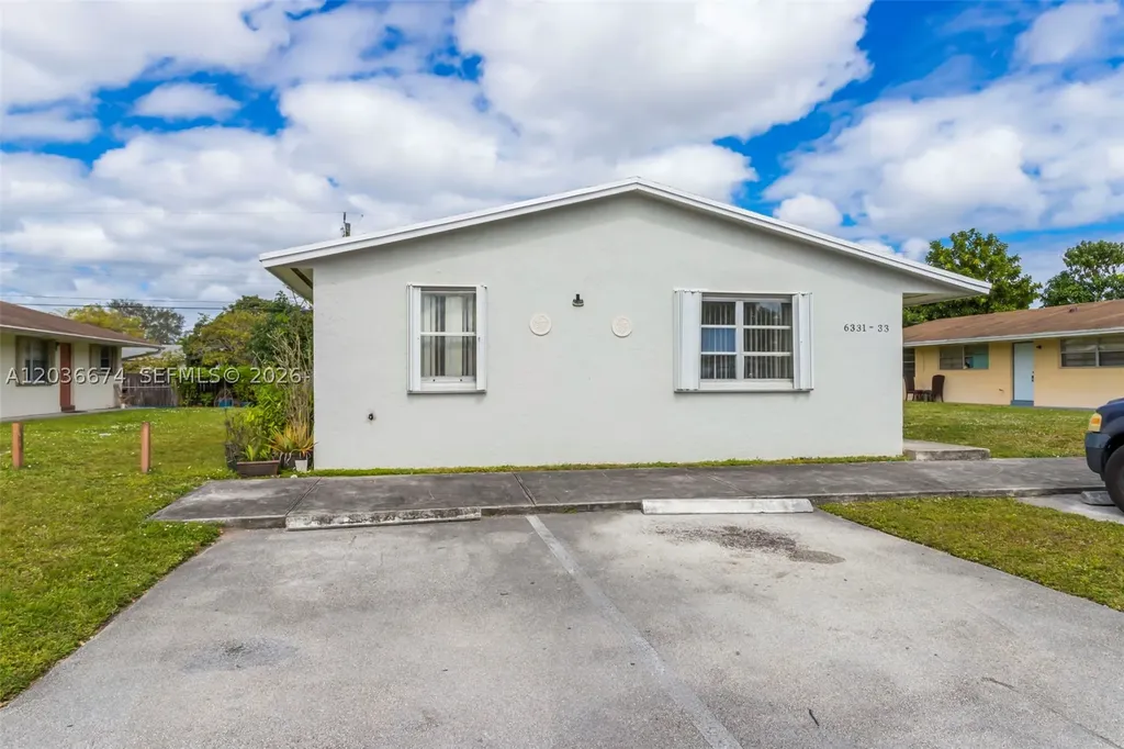 6331 Pierce Street Hollywood FL 33024