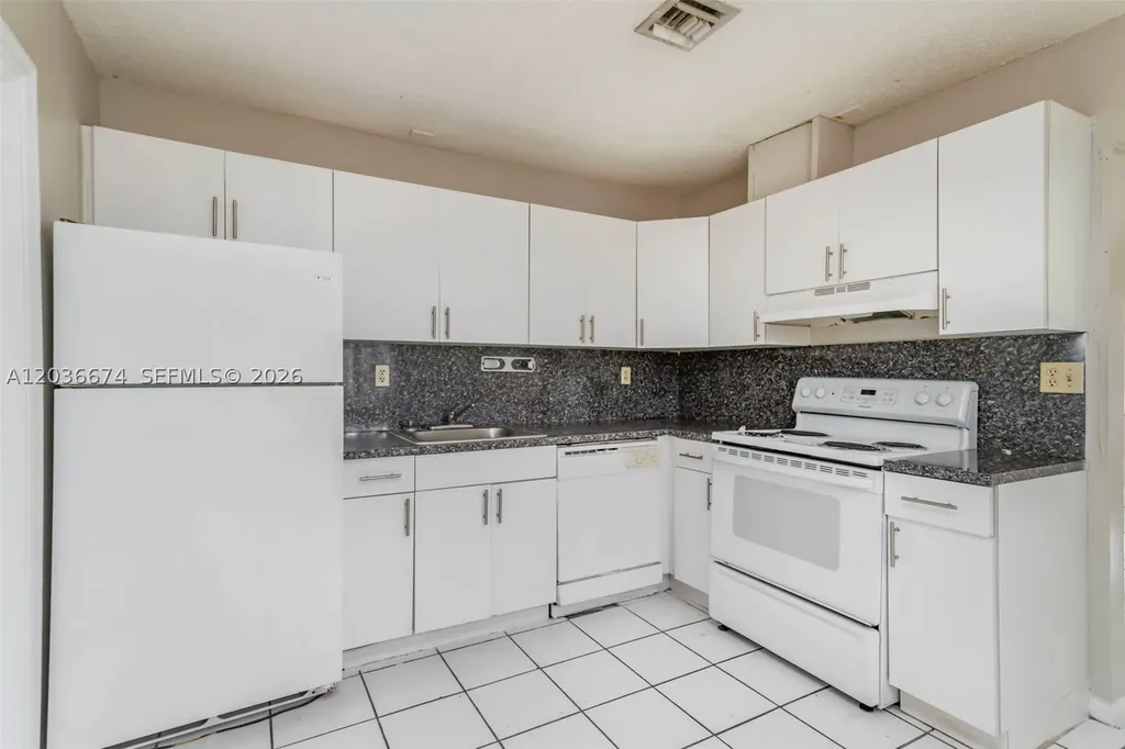 6331 Pierce Street Hollywood FL 33024