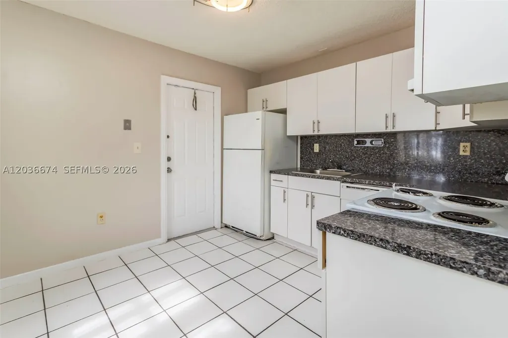 6331 Pierce Street Hollywood FL 33024