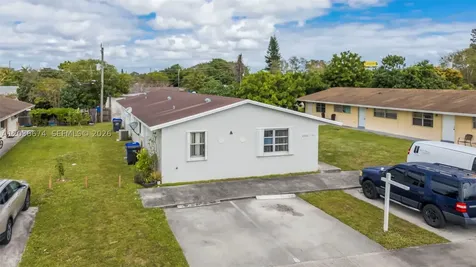 6331 Pierce Street Hollywood FL 33024
