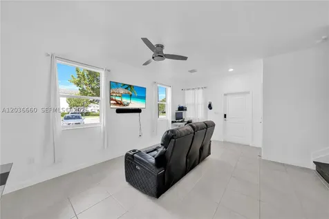 2632 SE 11th Court Homestead FL 33035