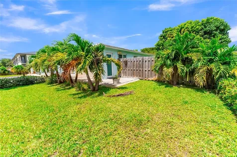 4008 NW 5th Avenue Oakland Park FL 33309