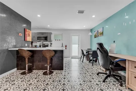 4008 NW 5th Avenue Oakland Park FL 33309