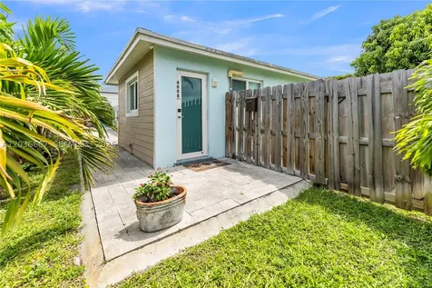 4008 NW 5th Avenue Oakland Park FL 33309