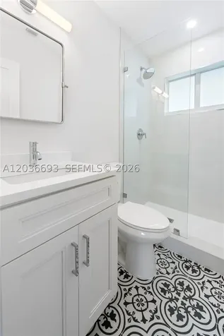 831 NE 40th Street Oakland Park FL 33334
