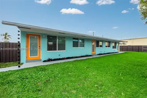 831 NE 40th Street Oakland Park FL 33334