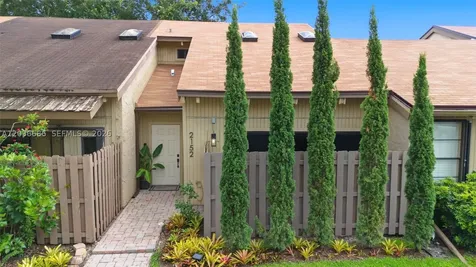 2152 SW 81st Way Davie FL 33324