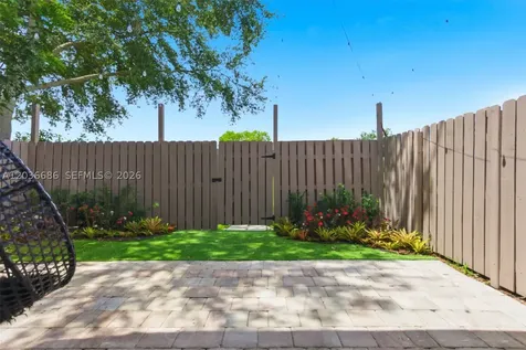 2152 SW 81st Way Davie FL 33324