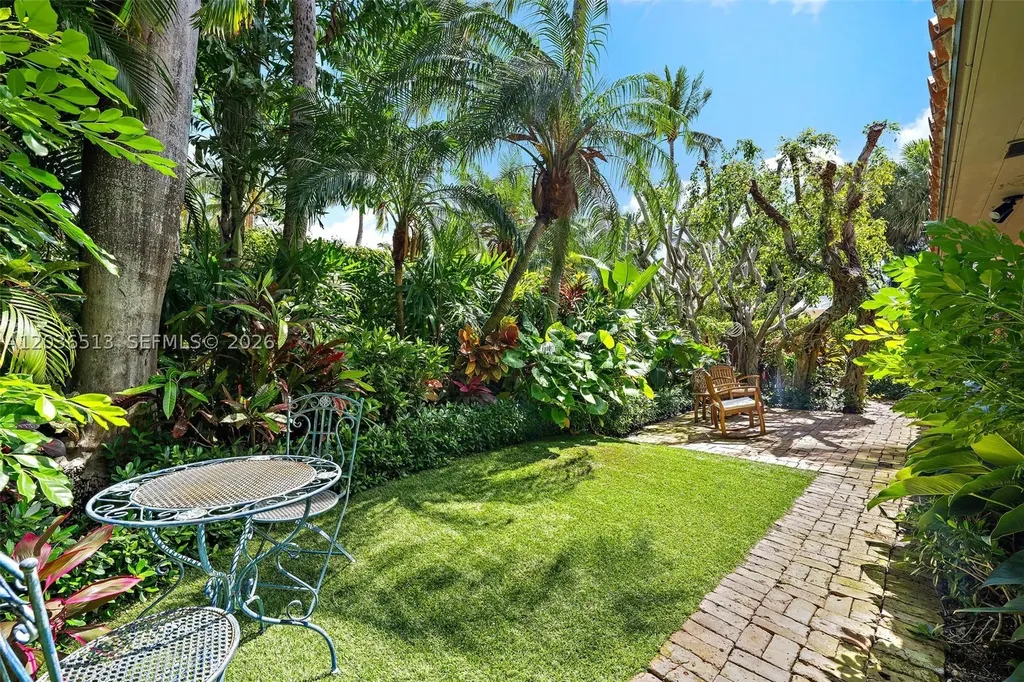 226 Chilean Avenue Palm Beach FL 33480