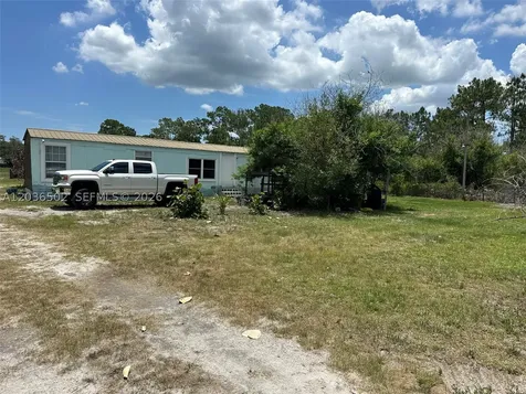 135 S Hacienda Clewiston FL 33440