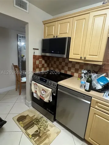 8625 NW 8th Street Miami FL 33126