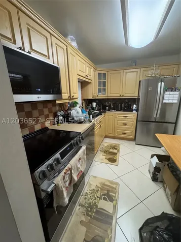 8625 NW 8th Street Miami FL 33126