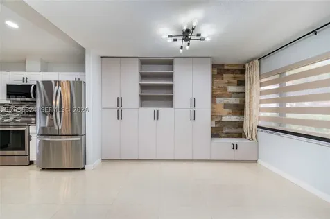 8724 NW 149th Terrace Miami Lakes FL 33018