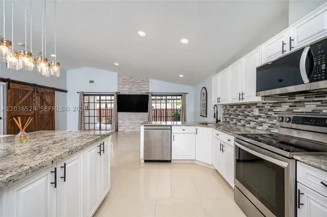 8724 NW 149th Terrace Miami Lakes FL 33018