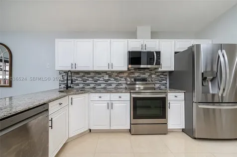 8724 NW 149th Terrace Miami Lakes FL 33018