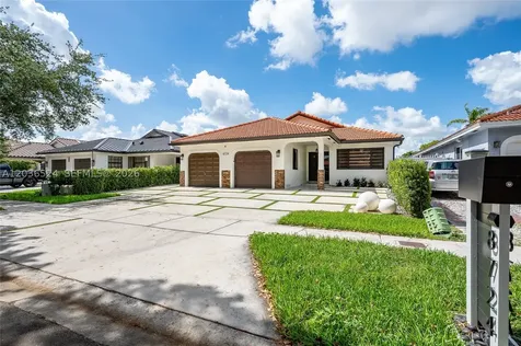 8724 NW 149th Terrace Miami Lakes FL 33018