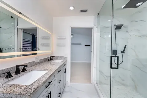 8724 NW 149th Terrace Miami Lakes FL 33018