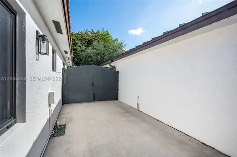 8724 NW 149th Terrace Miami Lakes FL 33018